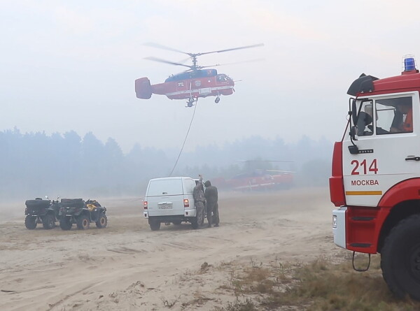 Три самолета и два вертолета направили на тушение пожаров в Рязанской области