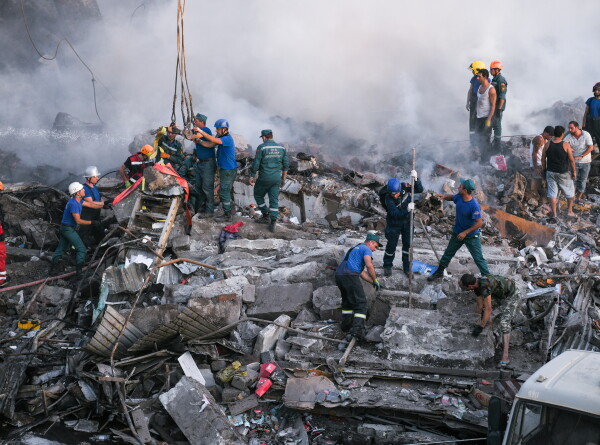 Число погибших в результате взрыва на рынке в Ереване увеличилось до двух человек