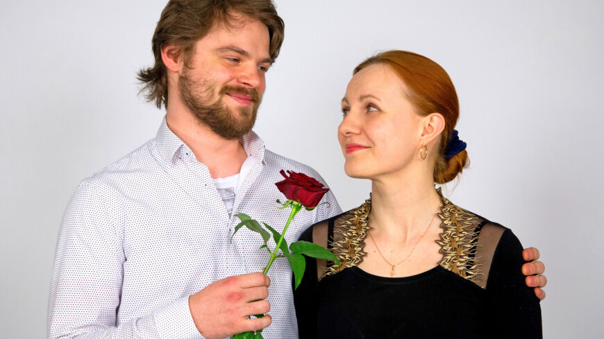 Фото: Максим Кулачков (МТРК «Мир») &quot;«Мир 24»&quot;:http://mir24.tv/, роза, отношения, любовь, брак, семья, бракосочетание, супруг, супруга, муж, жена, цветок, подарок