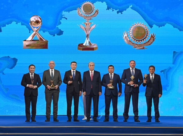 Касым-Жомарт Токаев наградил успешных предпринимателей Казахстана
