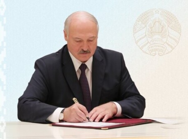 Лукашенко амнистировал около 8,5 тысячи осужденных в связи с Днем народного единства