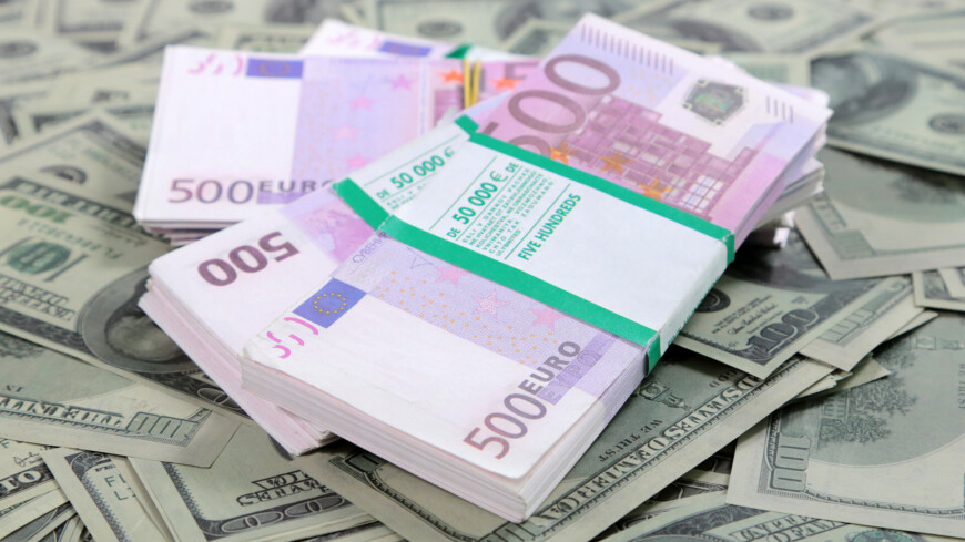 Курс евро на Мосбирже превысил 75 рублей впервые с 29 апреля