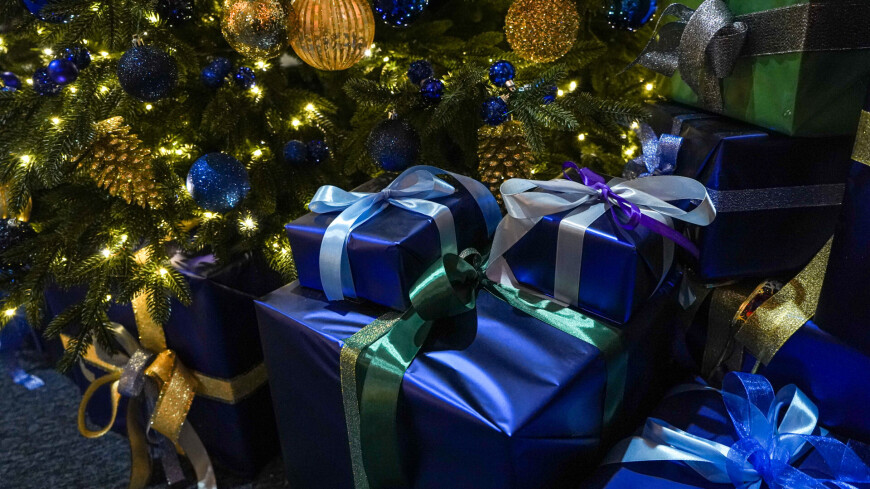 Как сэкономить на новогодних подарках и праздничном застолье?