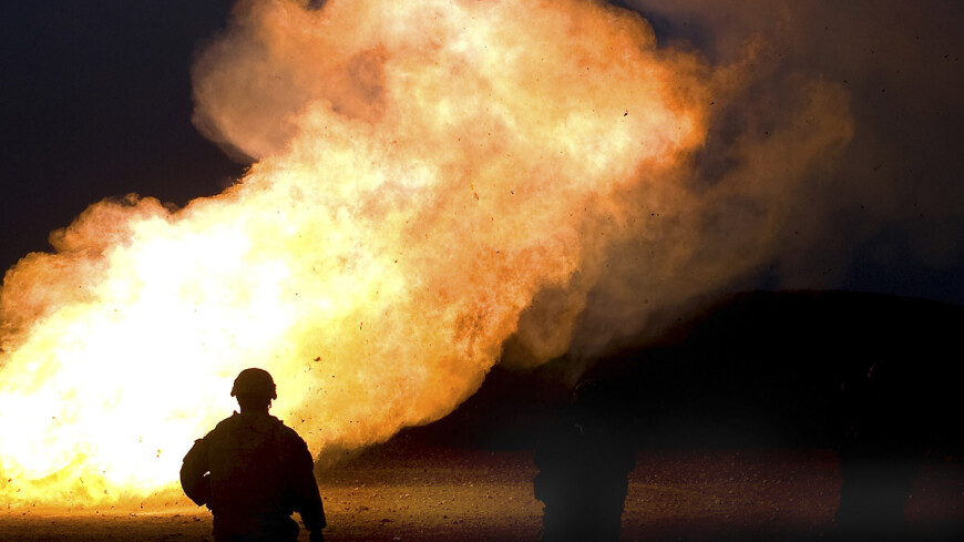 Фото: SGT. Gustavo Olgiati, &quot;Минобороны США&quot;:http://www.defense.gov/, взрыв, пожар, пожарные, пожарные сша