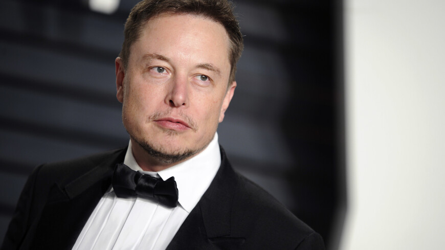 Маск заявил, что не будет продавать акции Tesla минимум полтора года