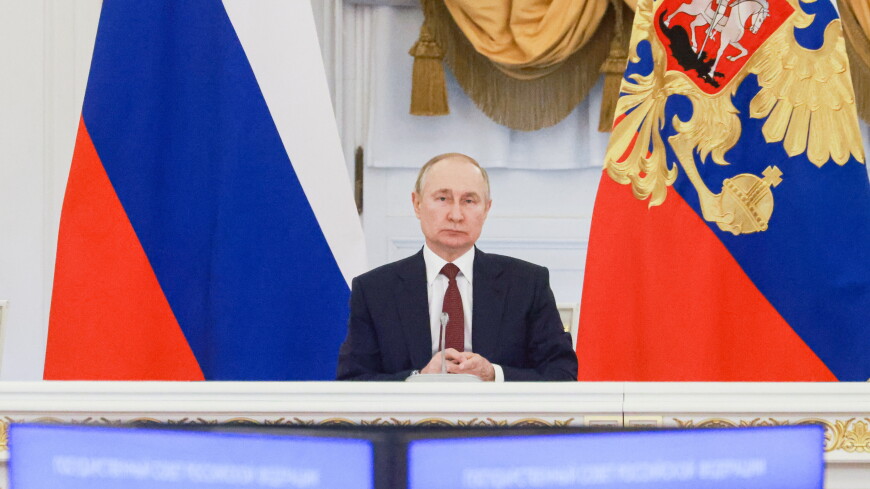 Путин назвал молодежную политику стратегически важной темой
