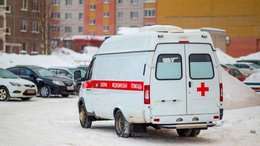 Подросток погиб под лавиной упавшего с крыши дома снега в Подмосковье