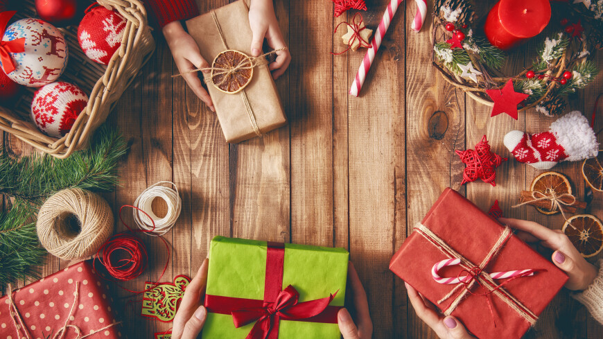 Новогодние подарки – своими руками: елки и букеты из конфет