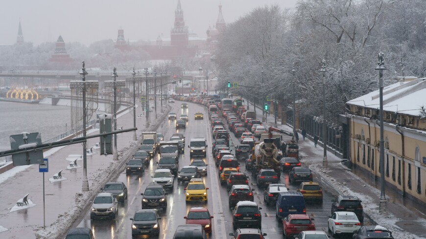 Дорожные заторы в Москве достигли девяти баллов