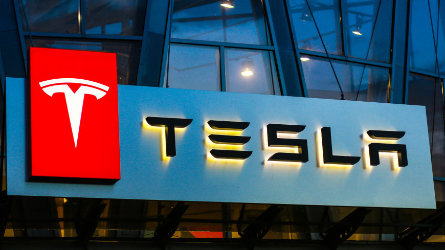 Компания Tesla отзовет около 54 тыс. электрокаров из-за проблем с контролем остановки