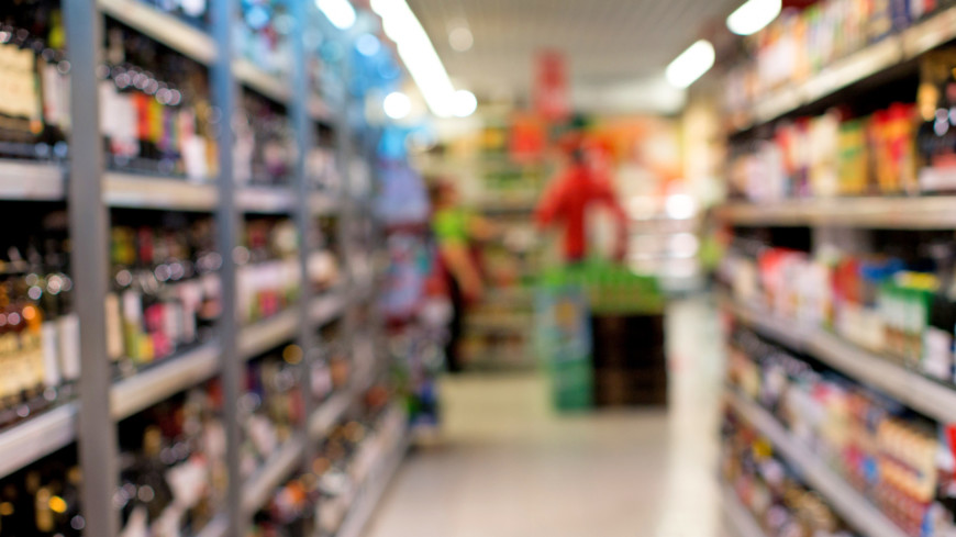 «Производители продуктов попали в тиски»: эксперты – об уменьшении упаковок на полках магазинов