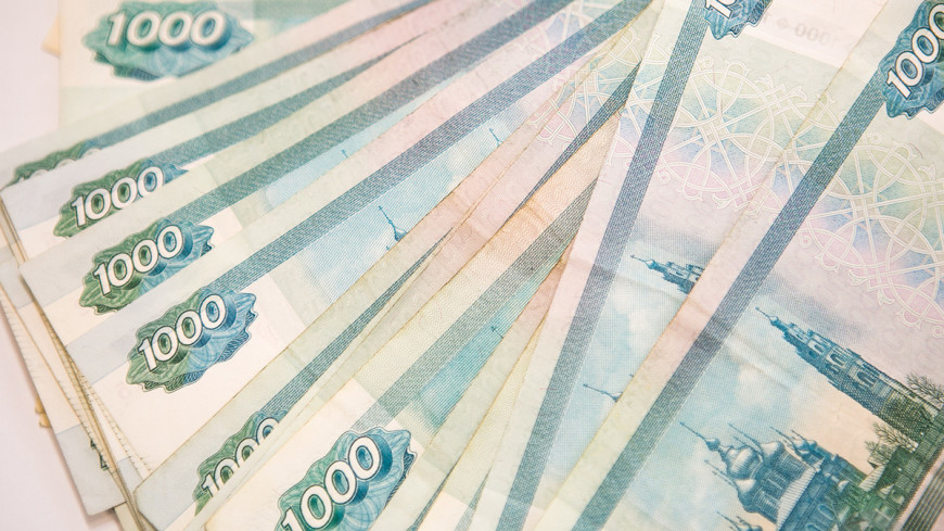 Курс рубля в начале утренних торгов укрепился к доллару и евро