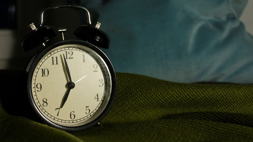 Ученые выяснили, почему пожилые люди плохо спят