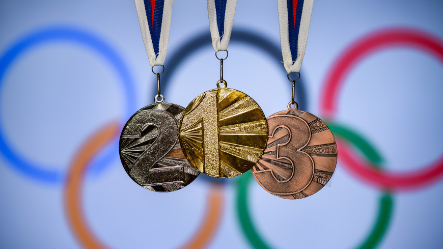 Первые медали России: серебро в скиатлоне у Непряевой, бронза у биатлонистов
