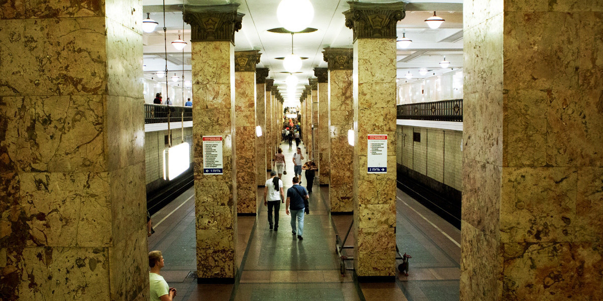 Метро последний номер. Самая популярная станция метро в Москве. Комсомольская станция метро Войковская. Метро Москвы лучшее в мире. Метро Комсомольская выход 1.