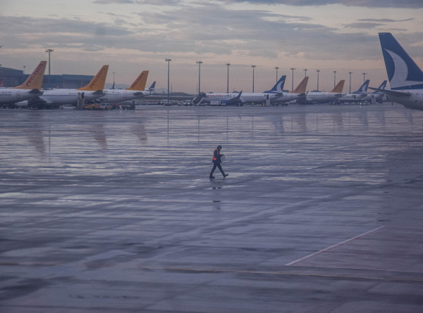 Непогода в Турции: все авиарейсы в аэропорту Стамбула приостановлены