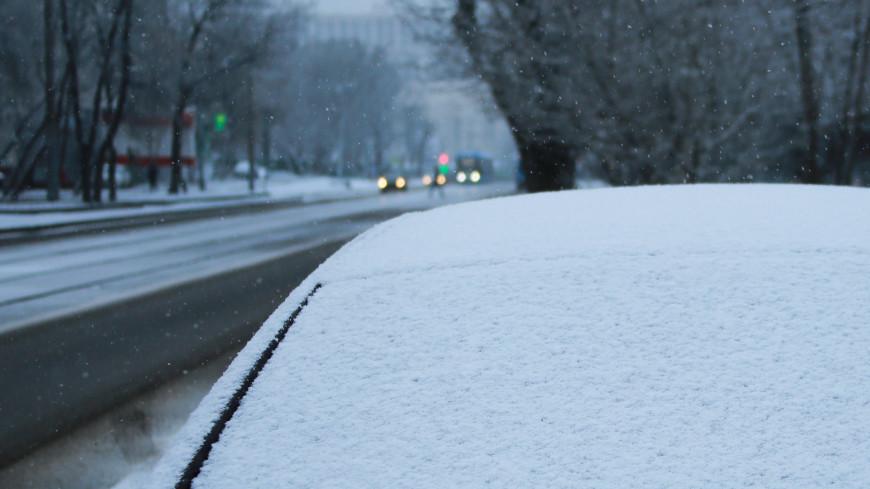 Российским водителям напомнили о доплатах за снег на крыше автомобиля
