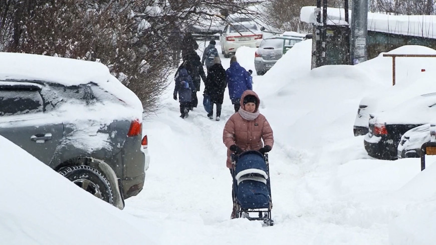 «Все трамваи встали»: как выживают нижегородцы под нескончаемым снегопадом