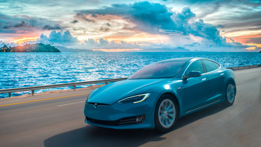 Автомобиль Tesla смог проехать рекордное расстояние благодаря новому аккумулятору