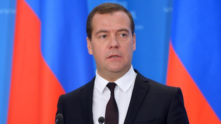 Медведев назвал бедность ключевой проблемой России