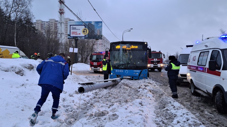 Число пострадавших в ДТП с автобусом в Москве выросло до 12