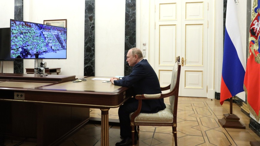 «Главное – верить в свои силы»: Путин призвал молодежь ставить перед собой амбициозные и смелые цели