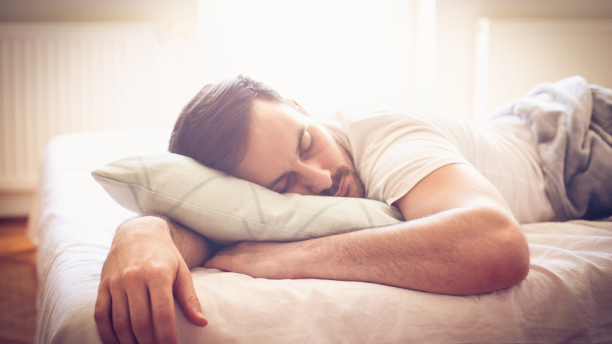Дневной сон увеличивает риск развития инсульта и гипертонии