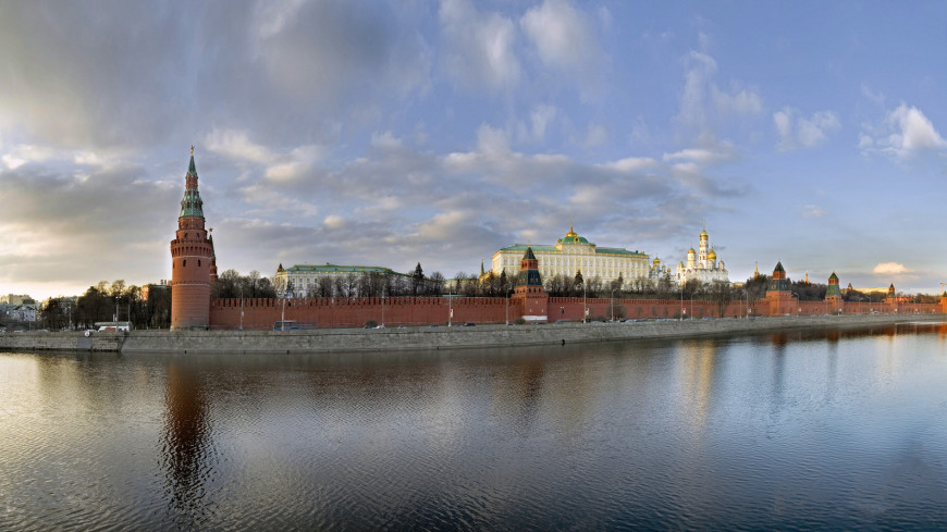 Вид на Кремль с Москвы-реки 