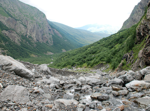 &laquo;Таинственные и аномальные&raquo;: чем привлекают туристов Мидаграбинские водопады в Северной Осетии?