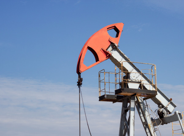 Добыча нефти в России в июне восстановилась до 9,9 млн баррелей в сутки