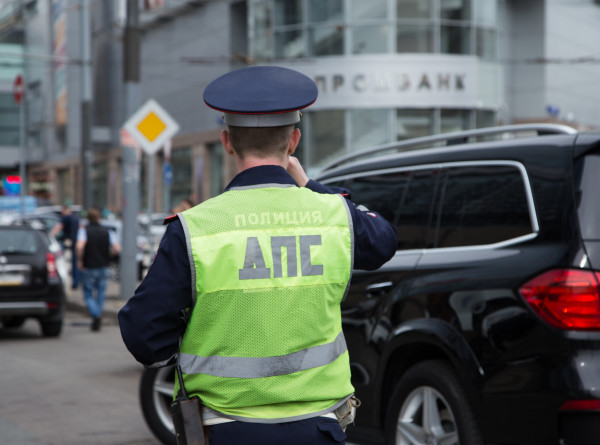 ГИБДД Москвы приостановит выдачу прав и регистрацию машин 26 июня
