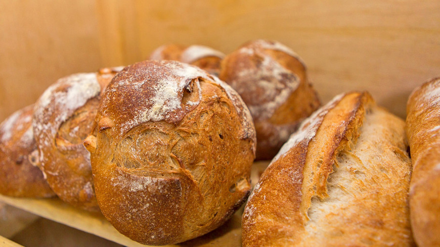 Контейнеры для сбора просроченного хлеба и пирожных установили в Кыргызстане