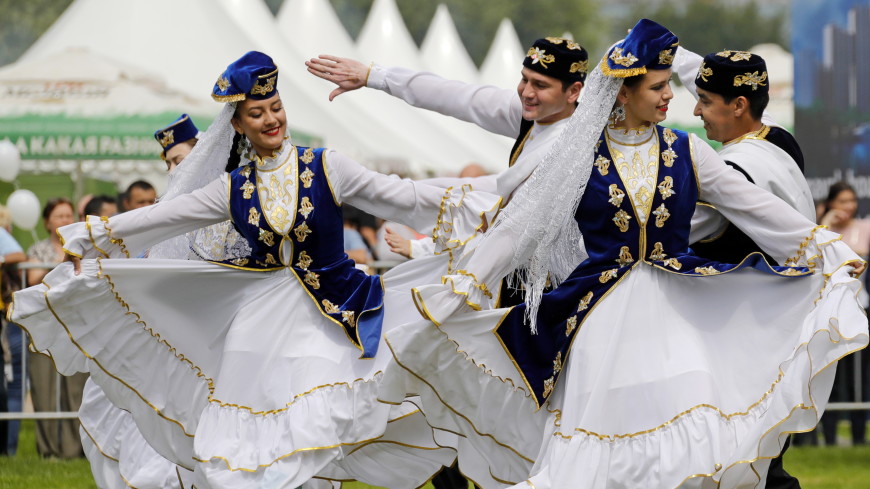 Сабантуй для всех: татары и башкиры Москвы собрали гостей в центре столицы