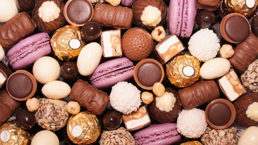 Диетологи объяснили причины тяги к сладкому