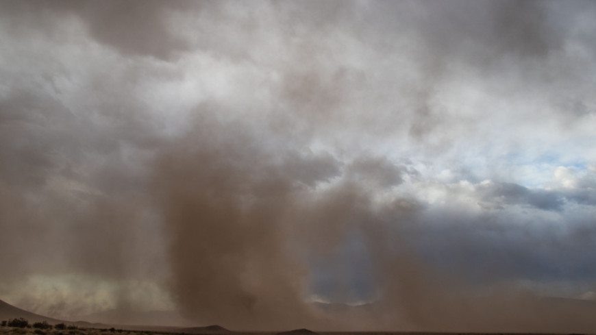 Погода в СНГ: пыльные бури в Казахстане, грозы в Беларуси
