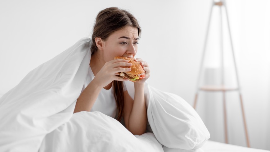 Стресс и еда: как отличить эмоциональный голод от физиологического