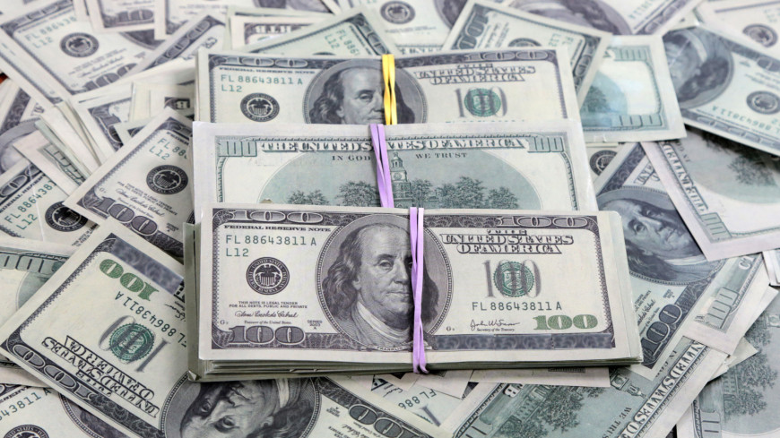 Доллар опустился ниже 69 рублей впервые с июня 2020 года