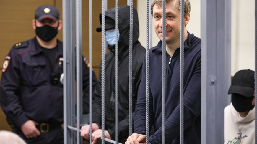Экс-полковник МВД Захарченко приговорен к 16 годам колонии за взятки