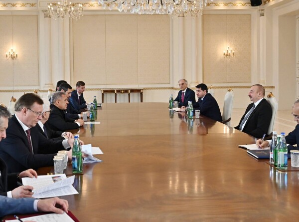Ильхам Алиев обсудил сотрудничество с делегациями из Татарстана и Туркменистана