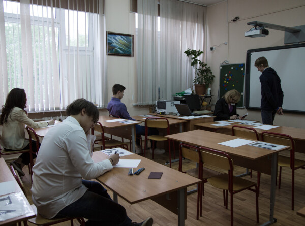 Введение единой школьной формы в Москве не планируется