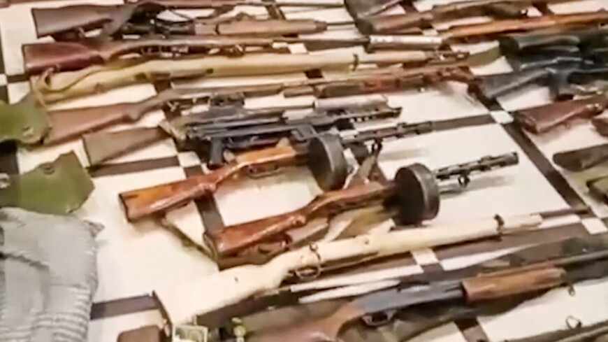 ФСБ изъяла более 300 стволов во время облавы на подпольных оружейников