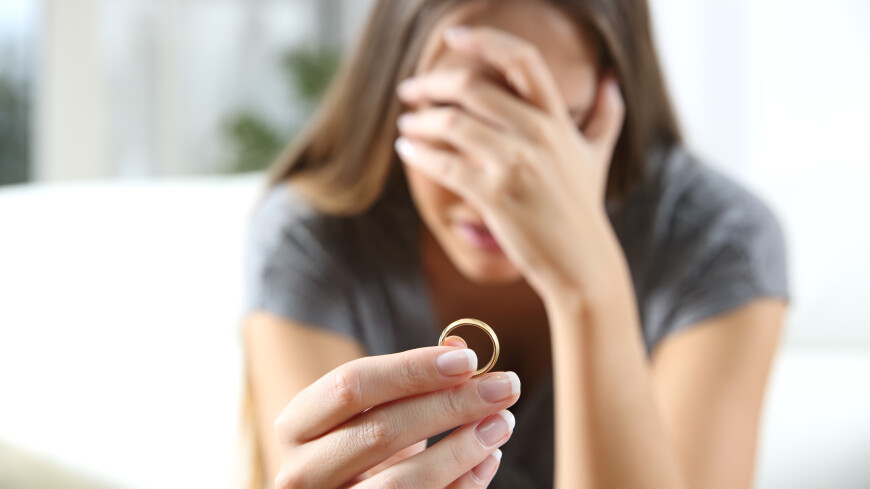 Как женщине пережить уход мужа? Советы психологов