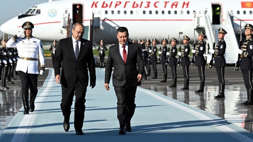 Президент Кыргызстана прибыл в Самарканд на саммит Организации тюркских государств