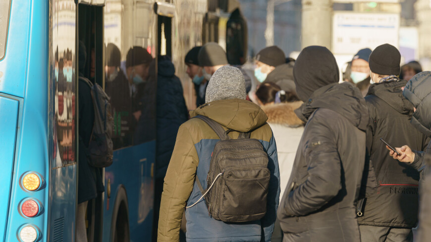 Кондуктор высадила из автобуса школьника, которому не хватило на билет рубля