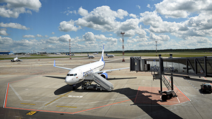 Самолет «Белавиа» вернулся в Минск из-за трещин на стекле кабины пилотов