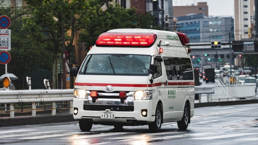 Микроавтобус с детьми попал в аварию в Японии