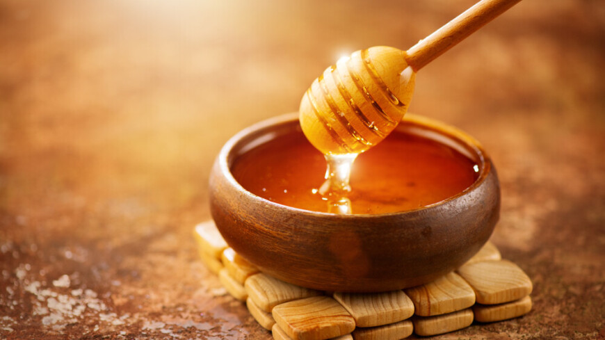Диетолог пояснила, в каких случаях мед поможет в борьбе с лишним весом