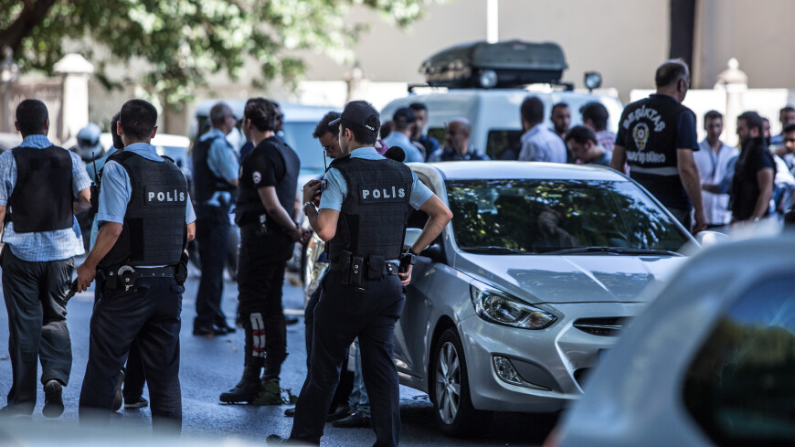 Полиция Стамбула рассматривает версию теракта в связи со взрывом