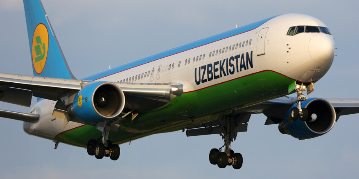 Uzbekistan airways рейсы. Uzbekistan Airways. Воздушный транспорт Узбекистана. Самолет Узбекистан. Uzbekistan Airways Владивосток.