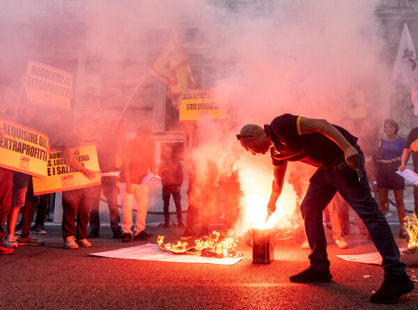 «Протестуем, чтобы не мерзнуть»: европейцы требуют снизить цены на энергоносители